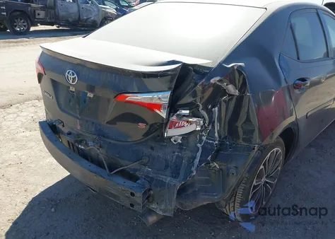 2015 Toyota Corolla S Premium z USA, uszkodzony, nr VIN 5YFBURHE7FP303292